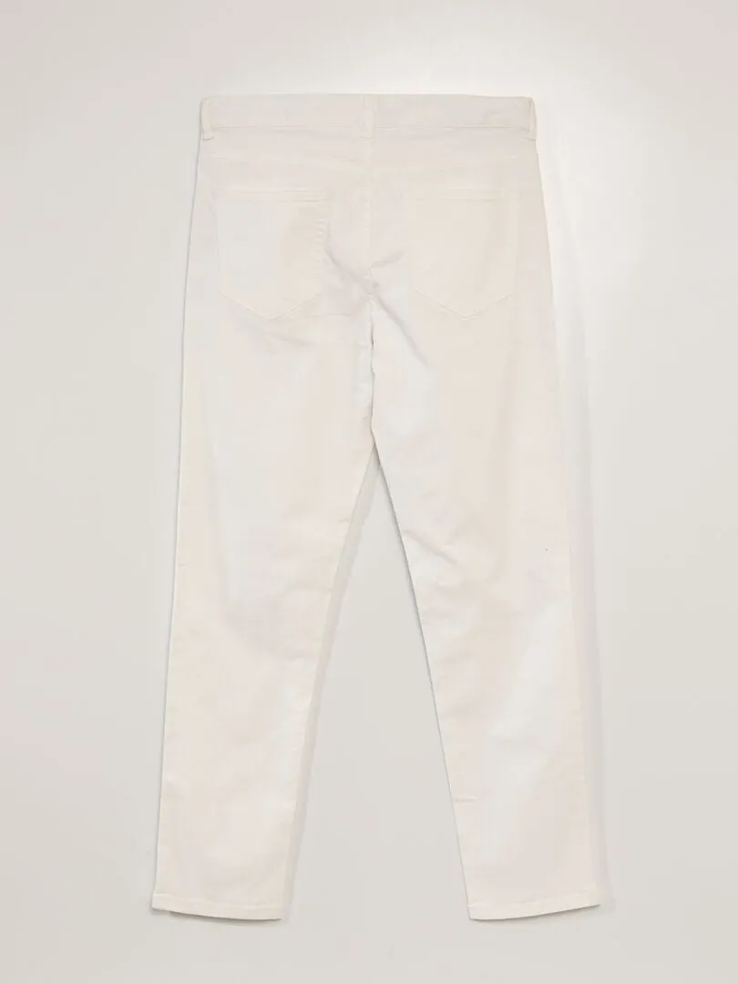 VAQUERO SLIM CON 5 BOLSILLOS L32  BLANCO